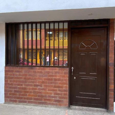 Apartaestudio pequeño privado cerca al aeropuerto Bogotá Exterior foto